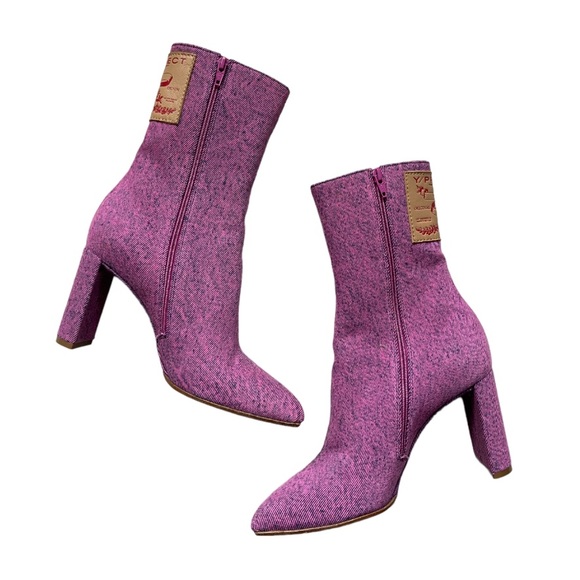 NEW Y/Project Pointy Patent Ankle Boots In Fuchsia - Picture 6 of 16